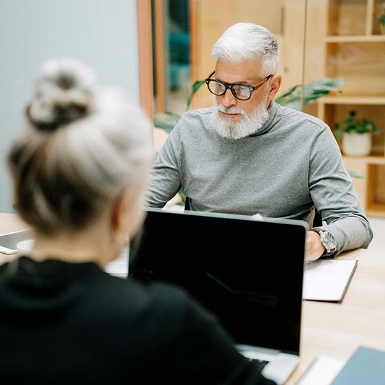 financial-advisor-2.jpg